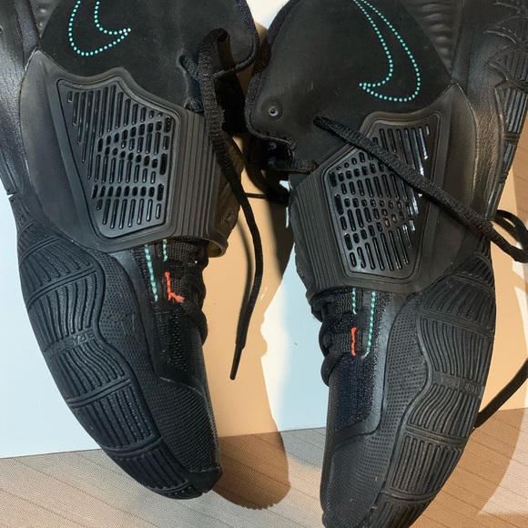 Nike Kyrie 6 shot clock basket ball shoes - Picture 3 of 6